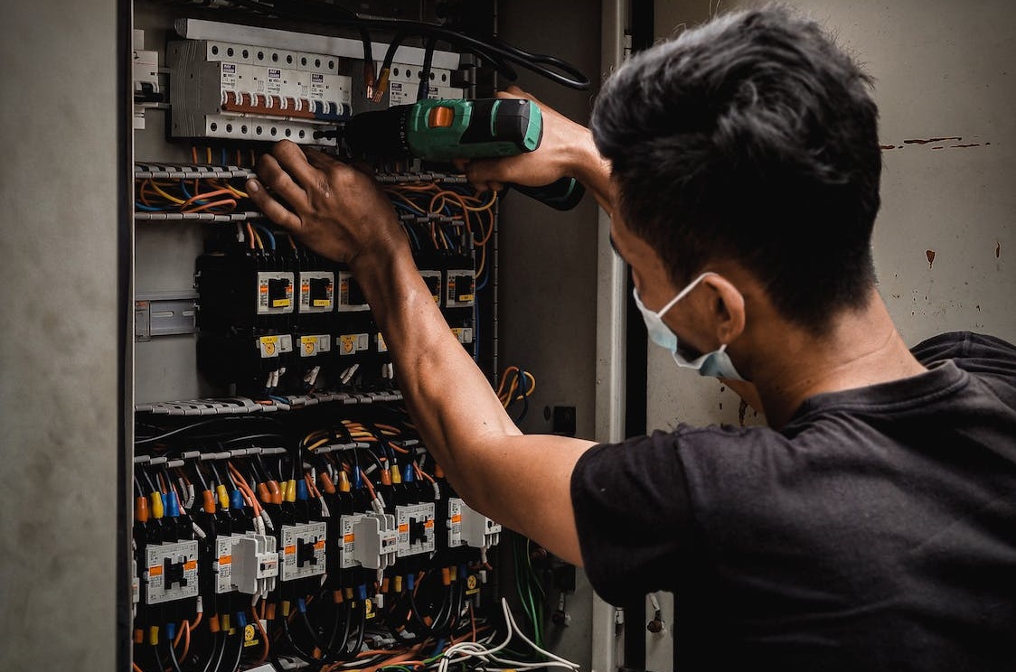 How to Choose the Right Electrician